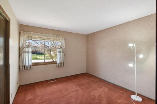 7910 W Park Hills Drive, Bloomington, MN 55438