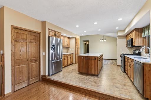 7910 W Park Hills Drive, Bloomington, MN 55438