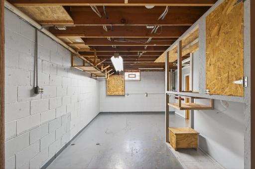 7910 W Park Hills Drive, Bloomington, MN 55438