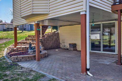 7910 W Park Hills Drive, Bloomington, MN 55438