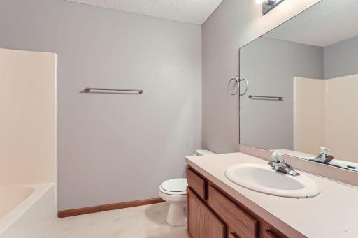 1869 E 122nd Street, Burnsville, MN 55337