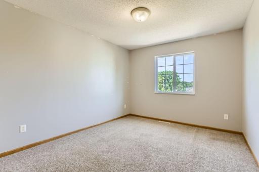 1869 E 122nd Street, Burnsville, MN 55337