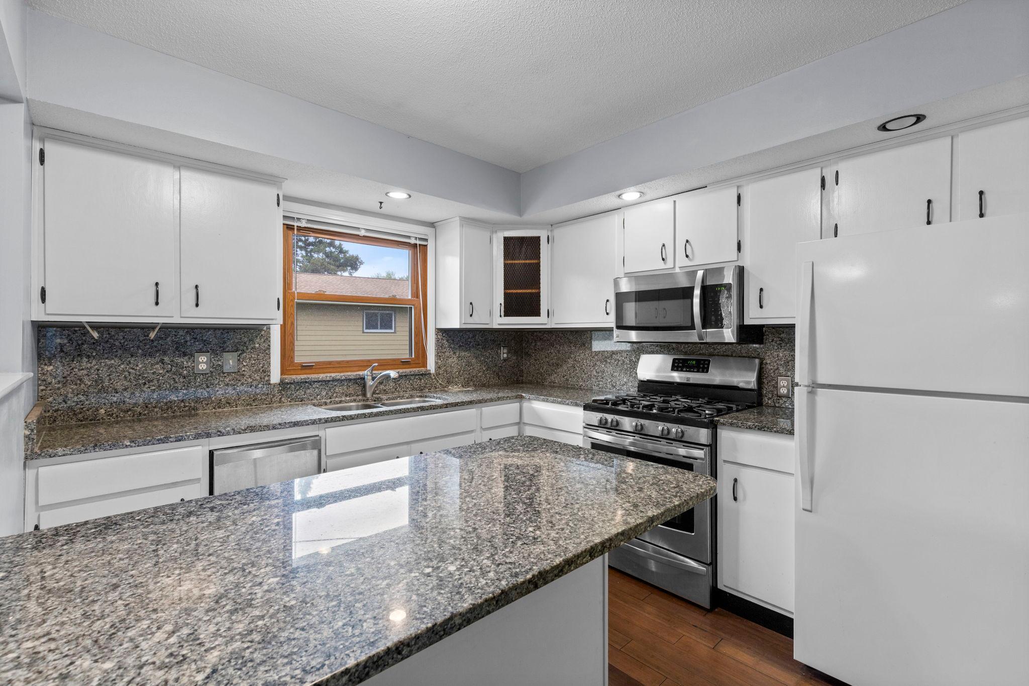 23-web-or-mls-174 Cannon View Dr-45.jpg