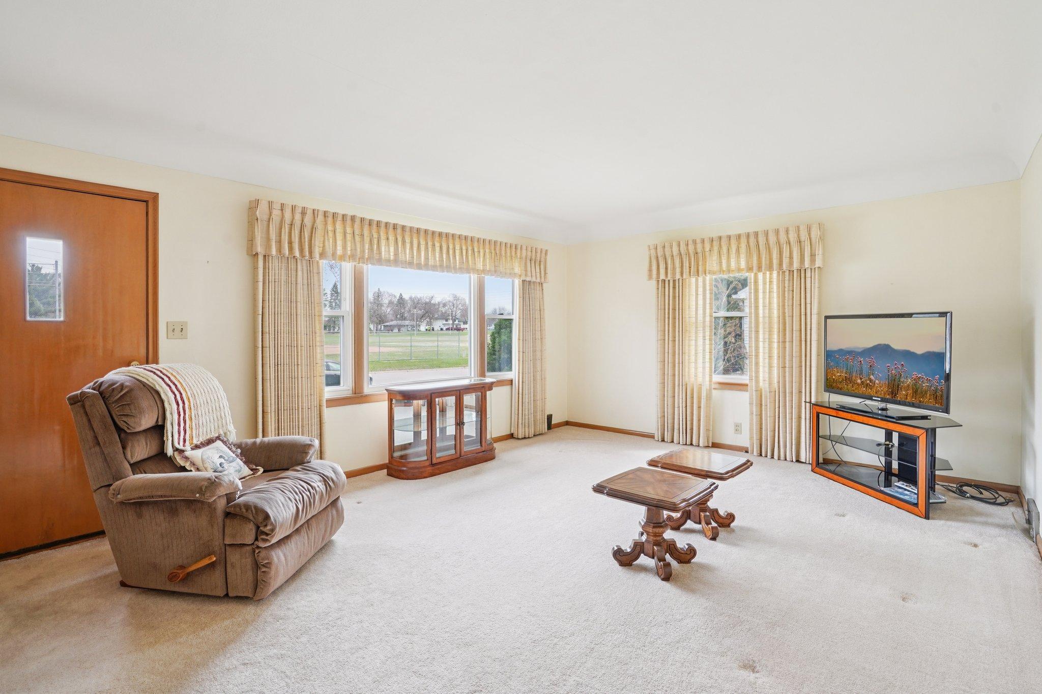 3-web-or-mls-Park St-S1504-003.jpg