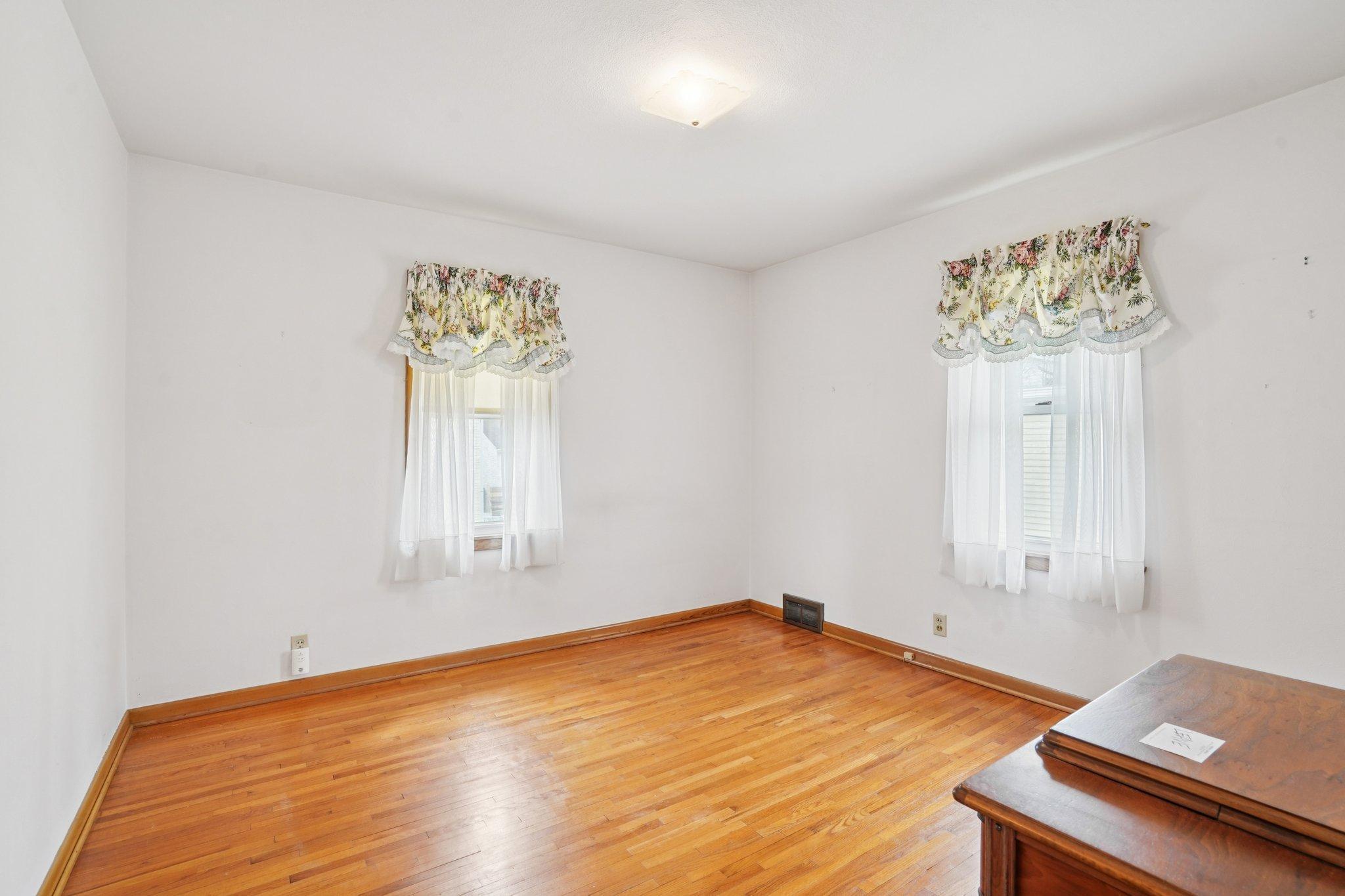 13-web-or-mls-Park St-S1504-011.jpg