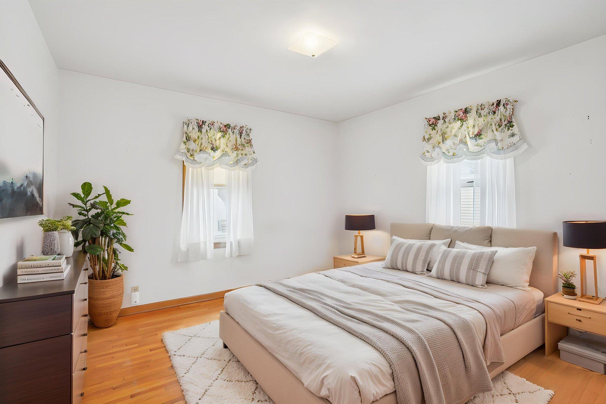 15-web-or-mls-Park St-S1504-011 virtually staged.jpeg