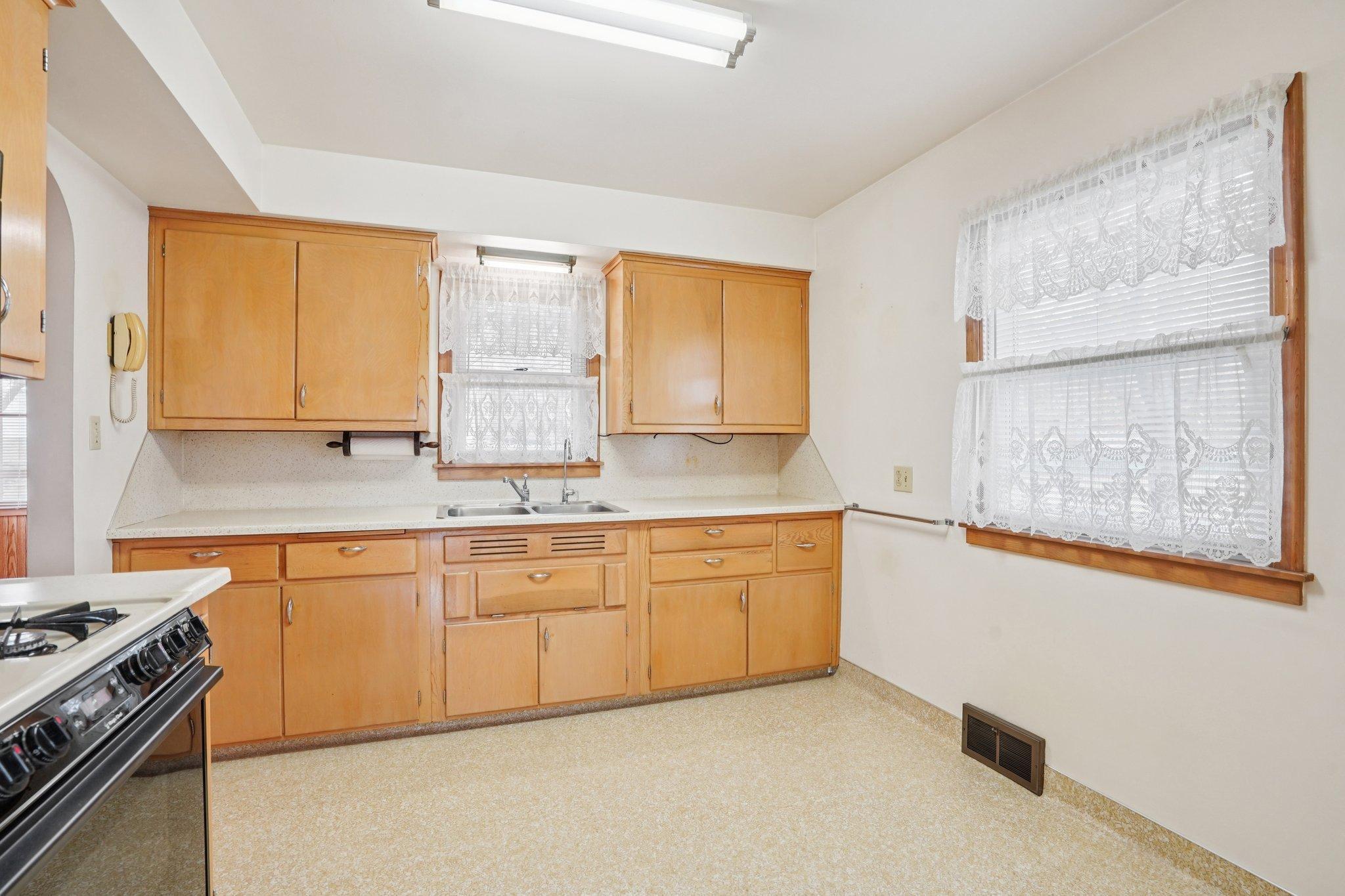 12-web-or-mls-Park St-S1504-010.jpg