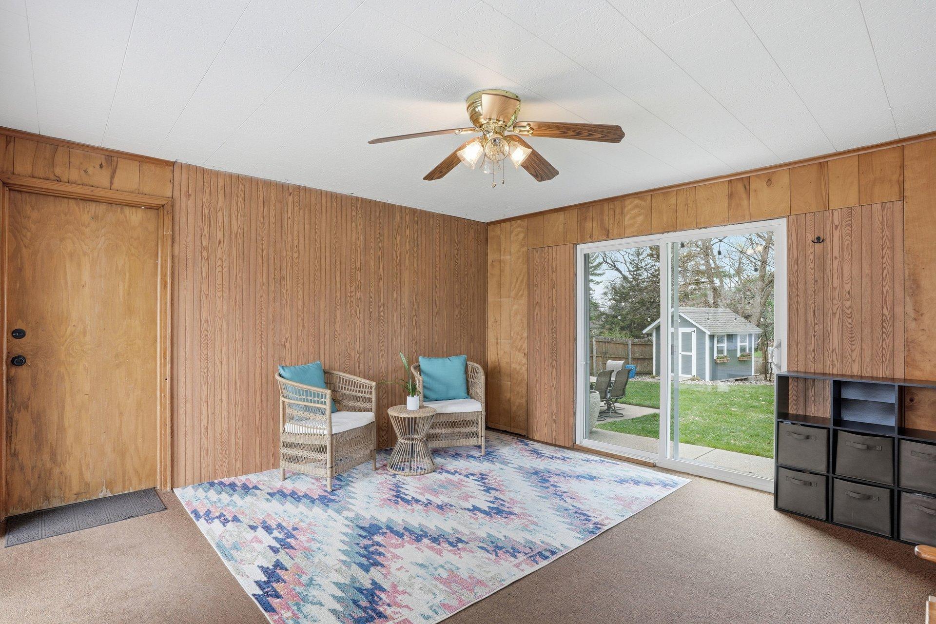 Breezeway from garage into home w/ duct work