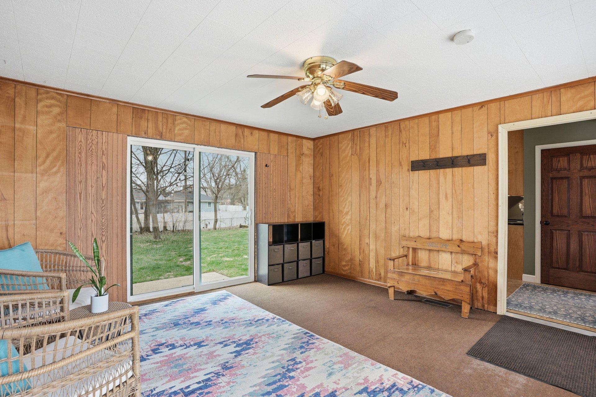 Breezeway from garage into home w/ duct work