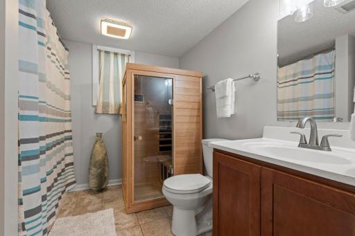 1047 Lowell Drive, Apple Valley, MN 55124