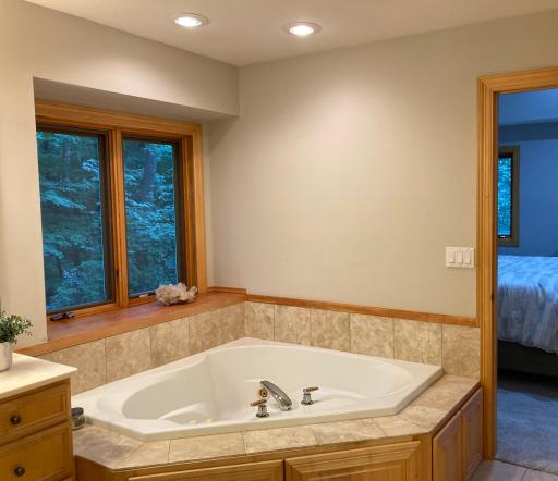 jetted soaker tub