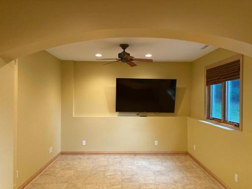 5th bedroom/den/flex room