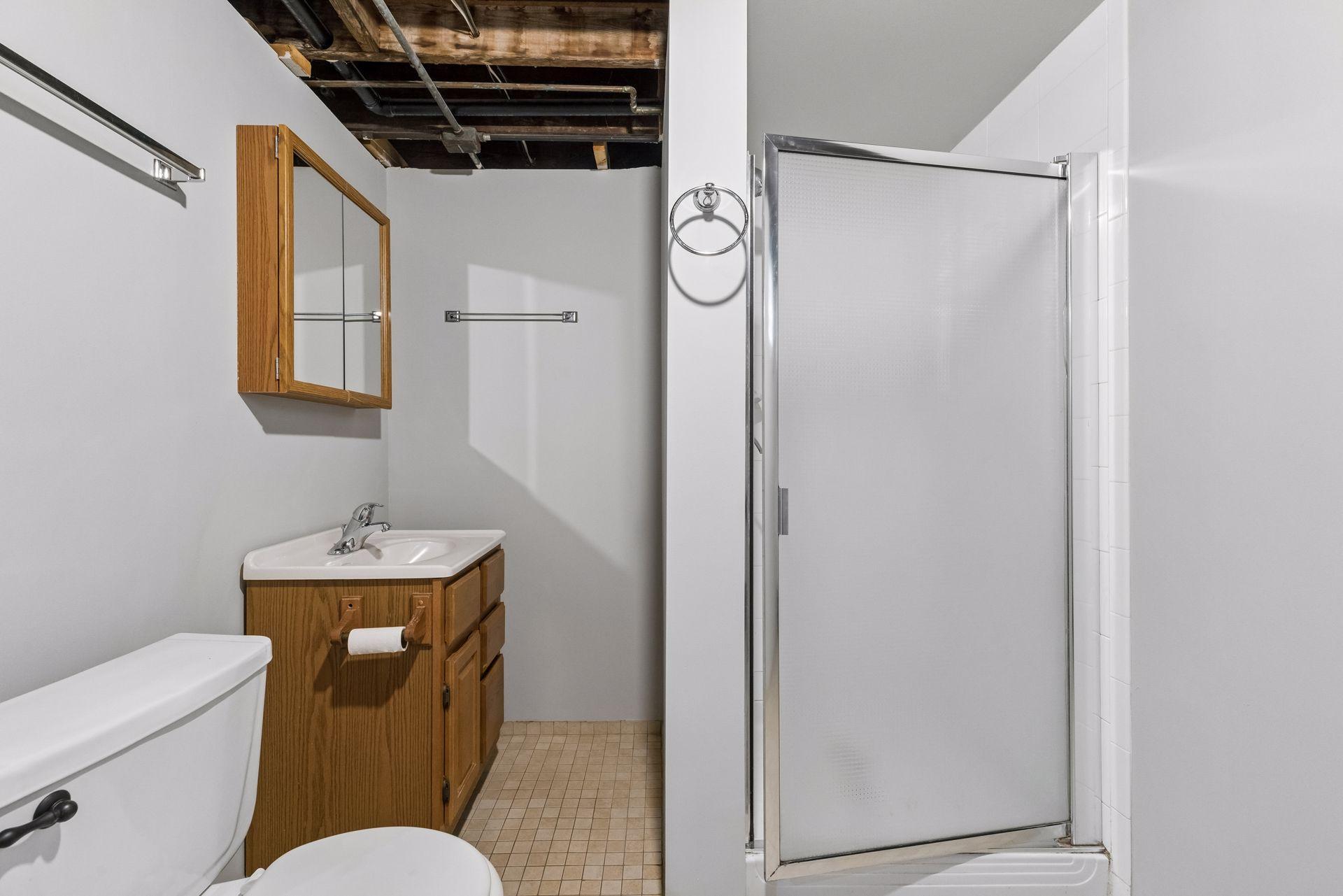 Lower 3/4 bath.