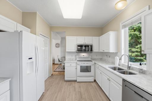1573 Johnny Cake Alcove, Eagan, MN 55122