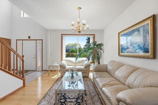 1573 Johnny Cake Alcove, Eagan, MN 55122