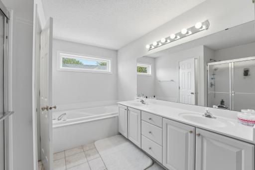 1573 Johnny Cake Alcove, Eagan, MN 55122