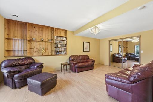 1573 Johnny Cake Alcove, Eagan, MN 55122