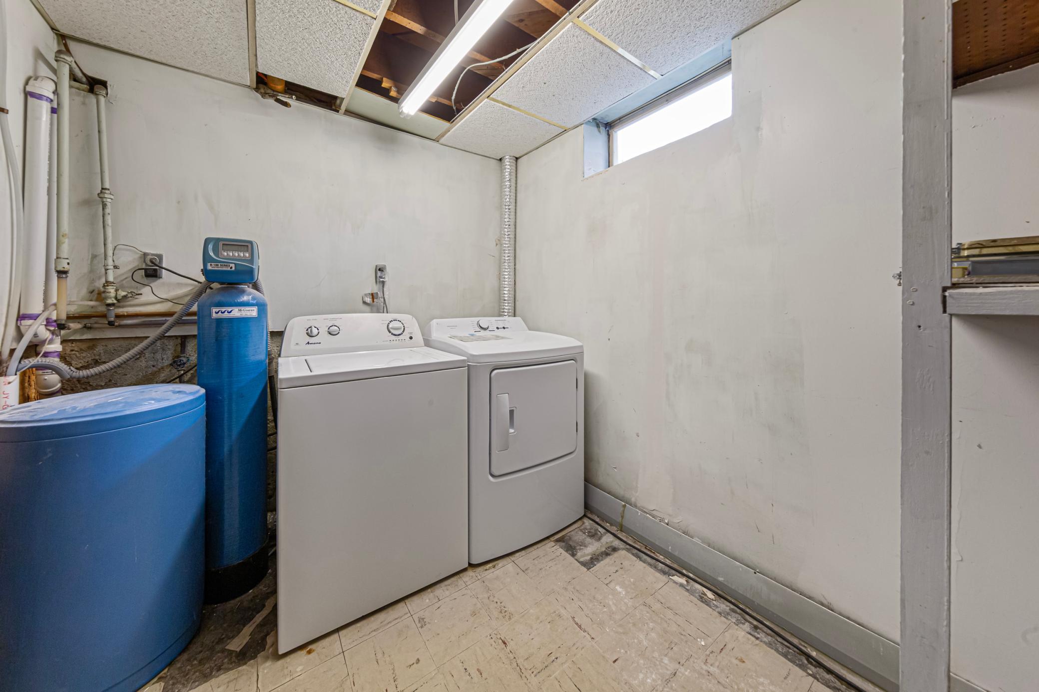 40 laundry_lower.jpg