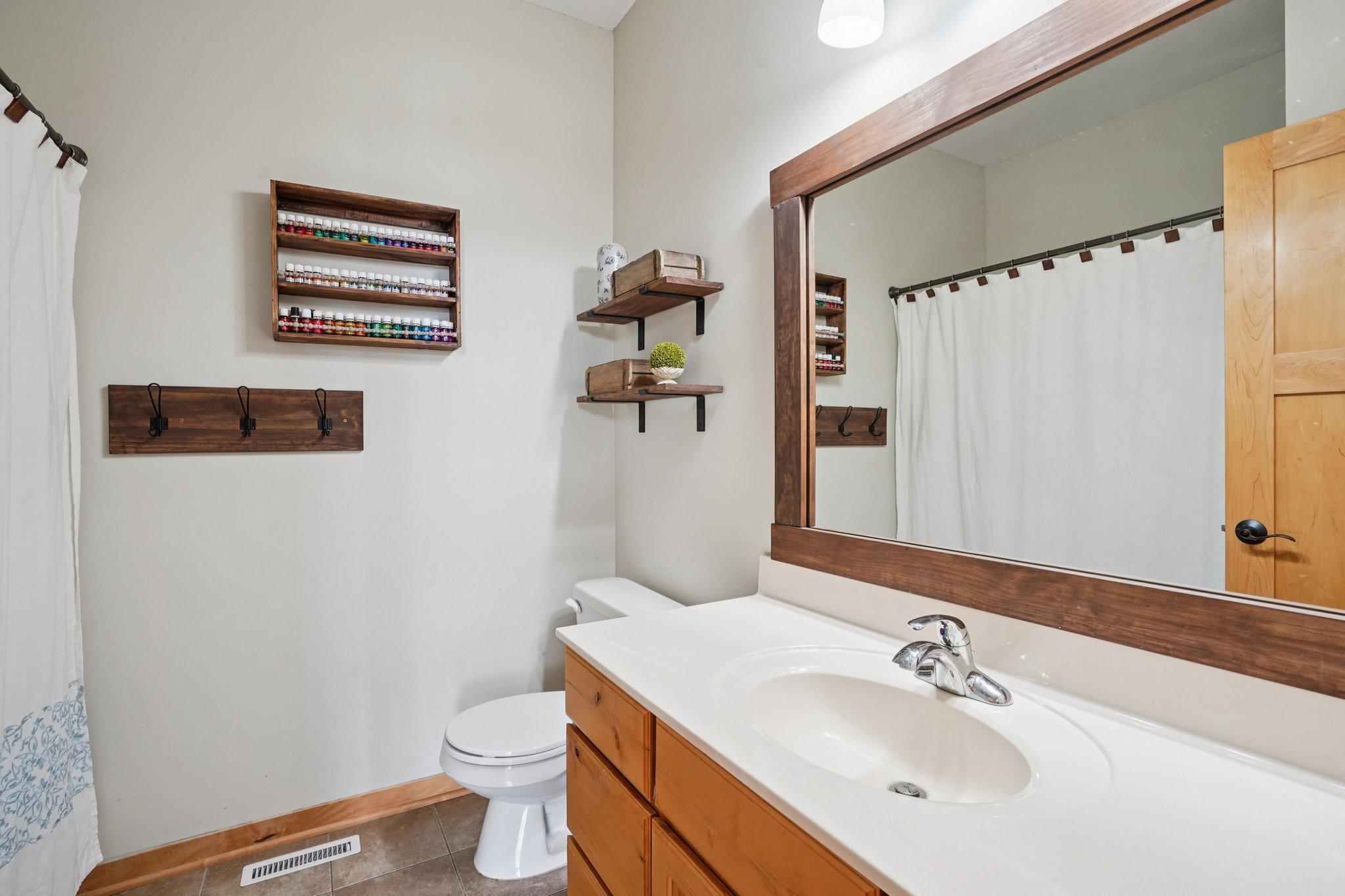 32-web-or-mls-Morningside Ct-S0804-032.jpg