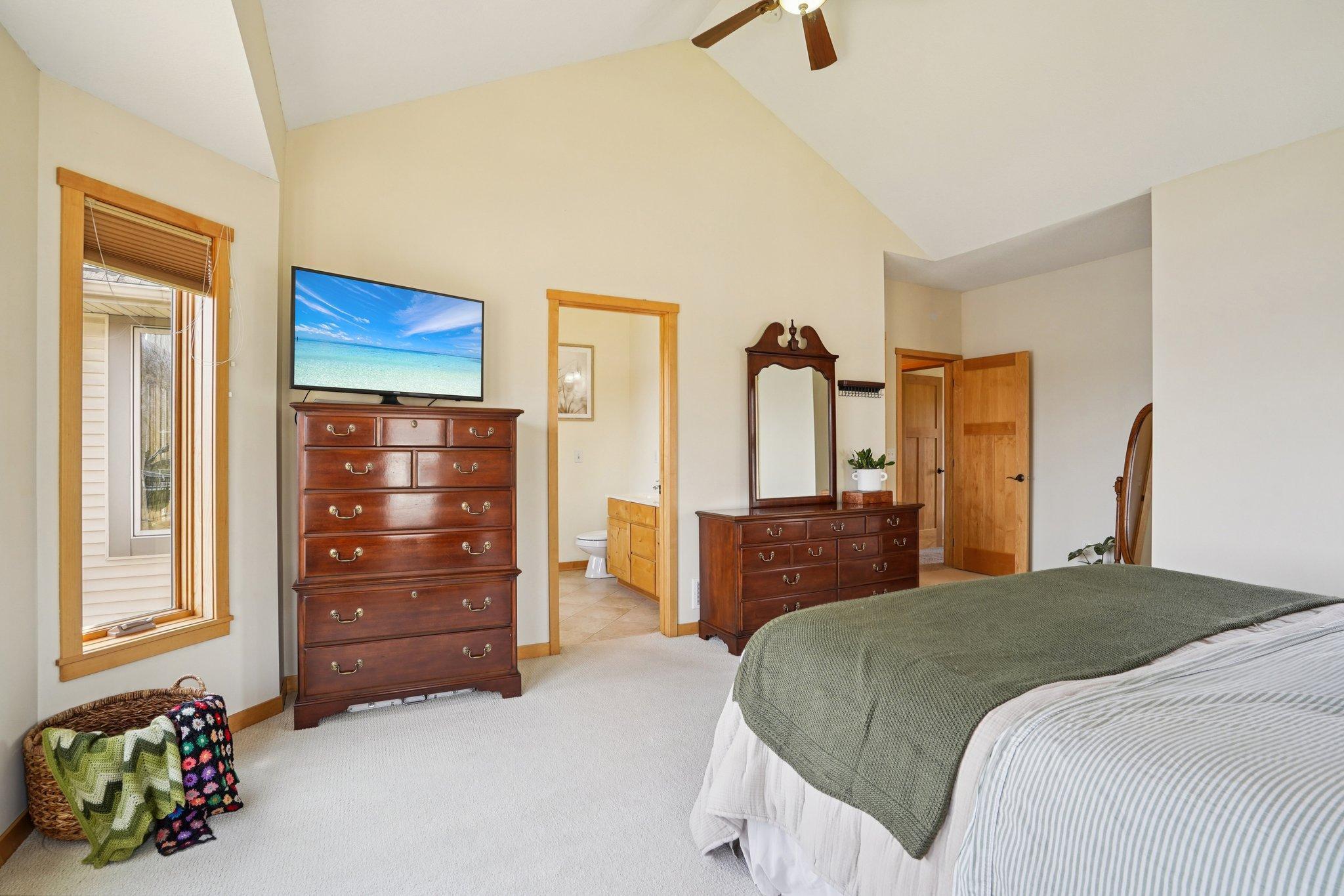 50-web-or-mls-Morningside Ct-S0804-050.jpg