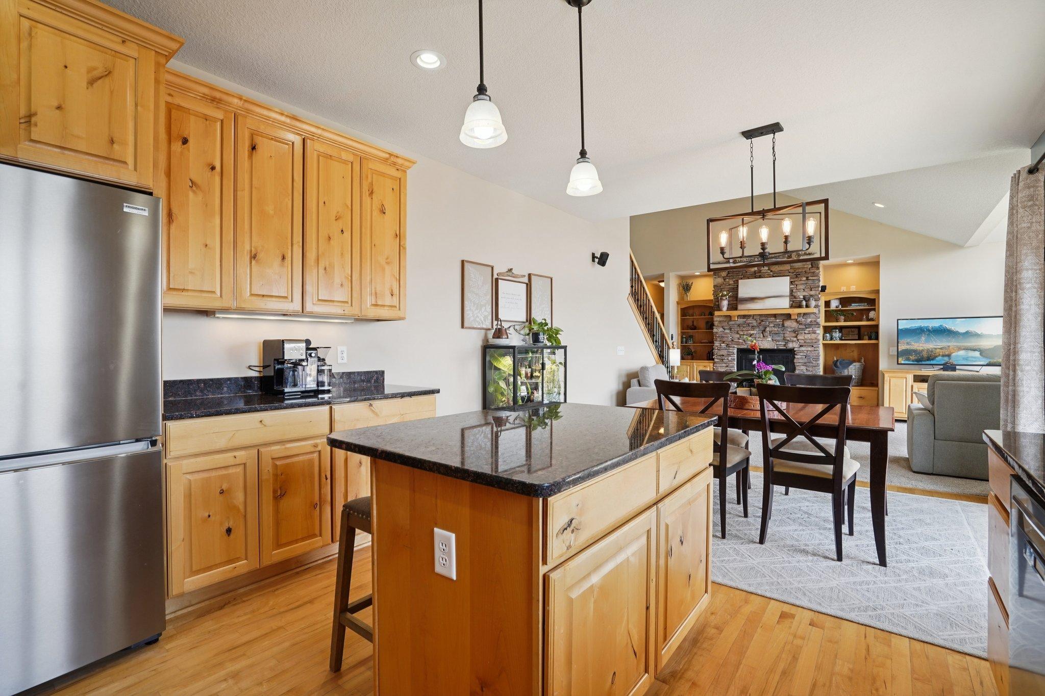 27-web-or-mls-Morningside Ct-S0804-027.jpg