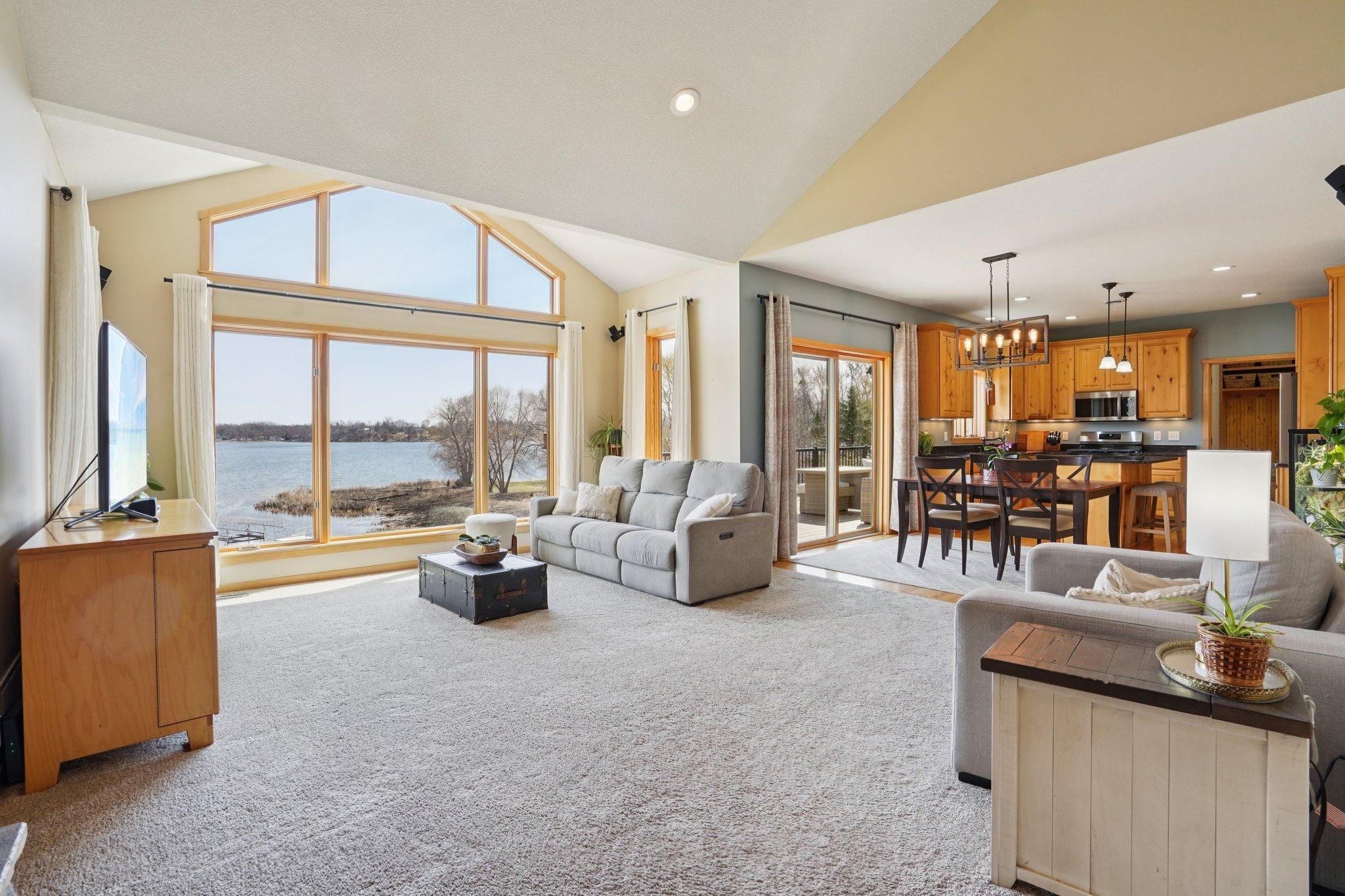 15-web-or-mls-Morningside Ct-S0804-015.jpg