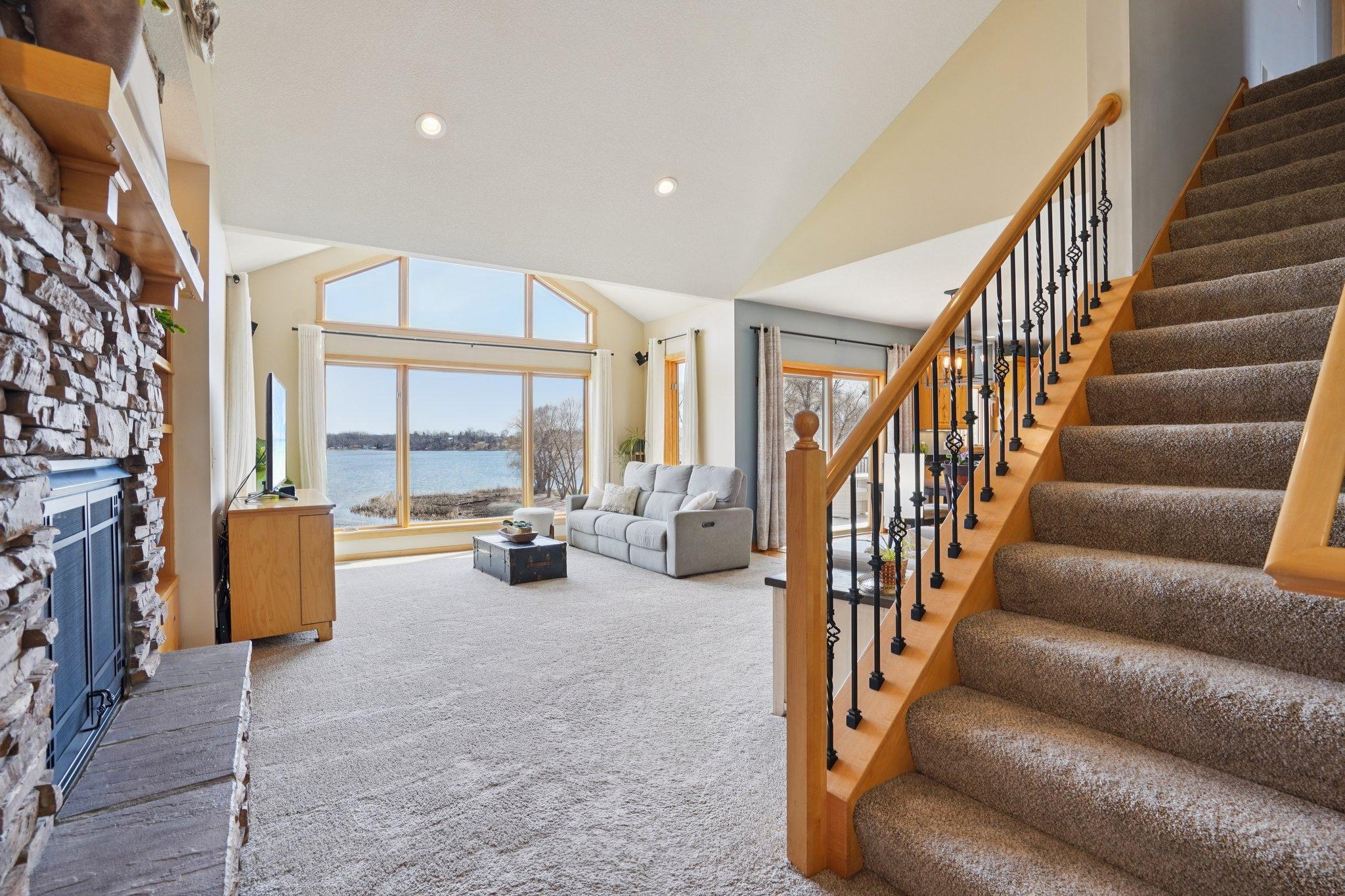 8-web-or-mls-Morningside Ct-S0804-008.jpg