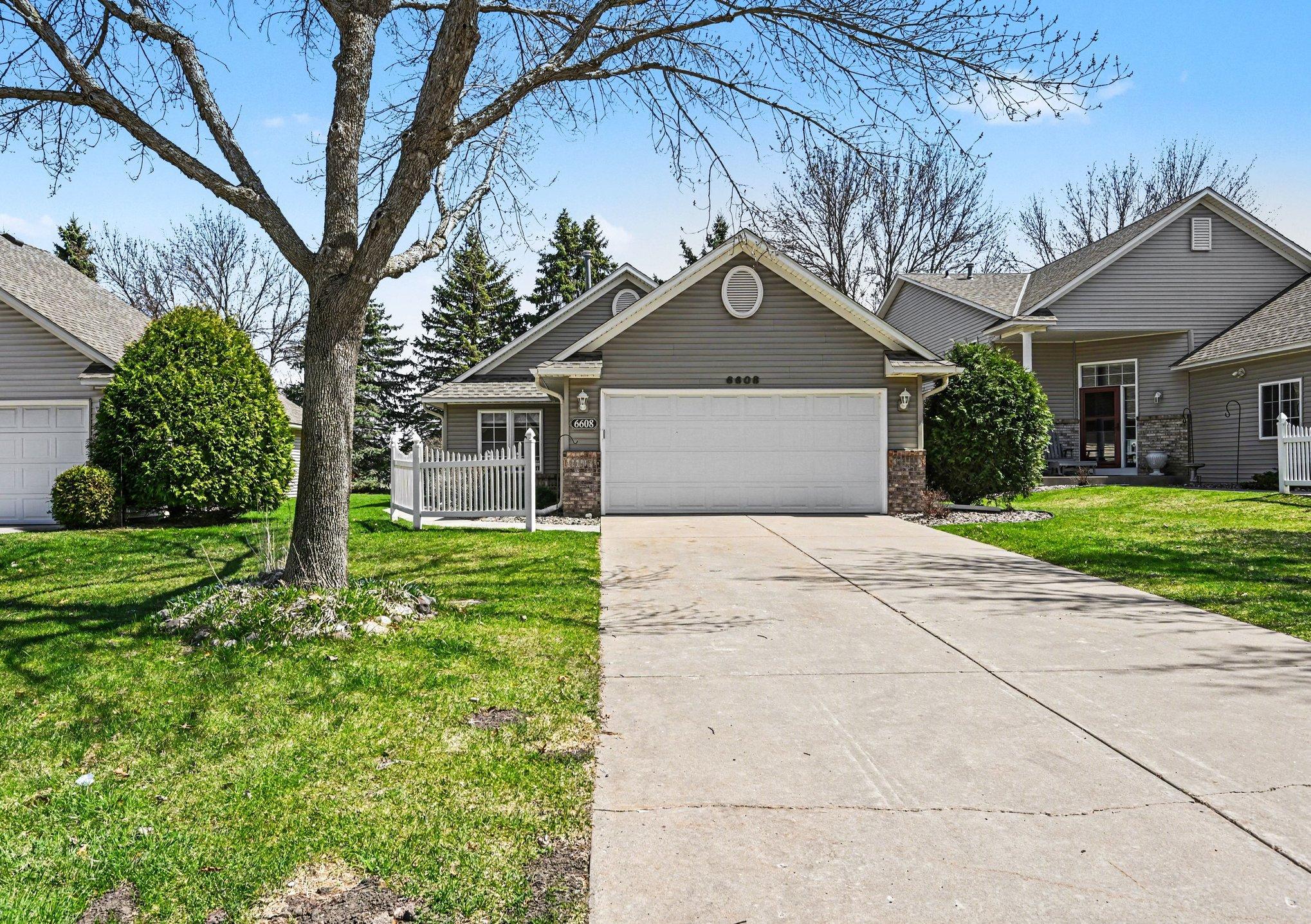 Rare 2-bed, 2-bath one-level detached townhome! Perfect for downsizing or first-time buyers, featuring a desirable open layout. Minutes from shopping, dining, freeway, & just .1 miles from Lions Park. Move-in ready comfort in an unbeatable location!