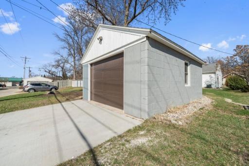 1014 Hawthorne Street, Alexandria, MN 56308