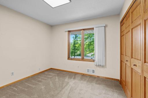 5946 W Bald Eagle Boulevard, Saint Paul, MN 55110