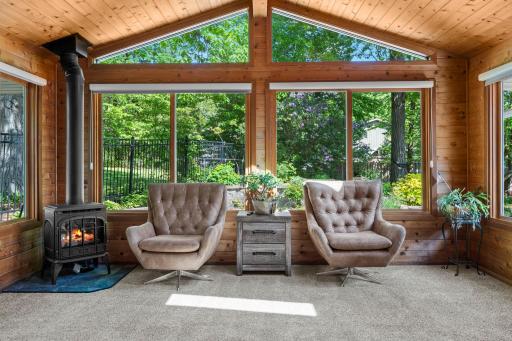 5946 W Bald Eagle Boulevard, Saint Paul, MN 55110