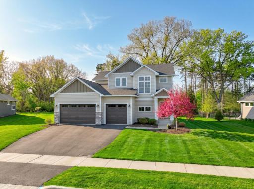 Modern transitional design meets everyday comfort in this spacious 4 bed, 4 bath home. Located in an inviting neighborhood, this home offers easy access to parks, trails, the St. Croix River, shops, restaurants, and all the amenities of Hudson.