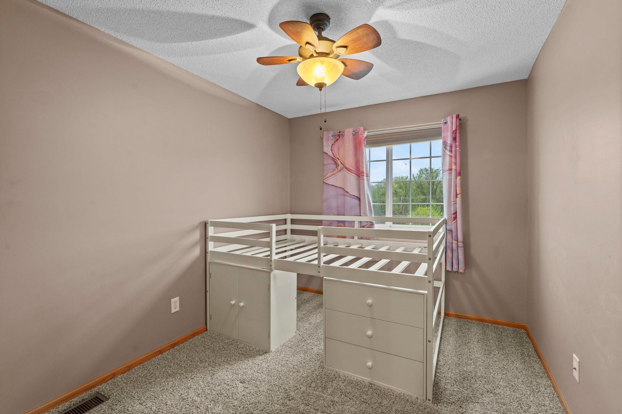 Bedroom 2 - Upper level