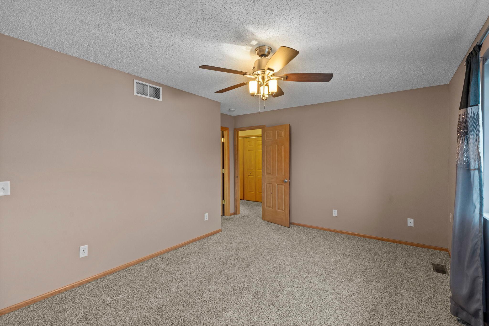 Primary bedroom - Upper level