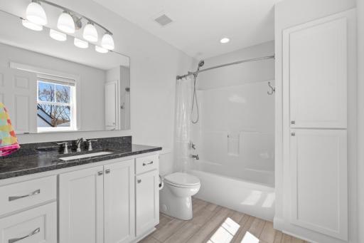 16860 Valley Road, Eden Prairie, MN 55347