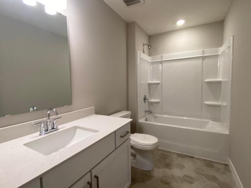 13792 Hollybrook Circle, Apple Valley, MN 55124