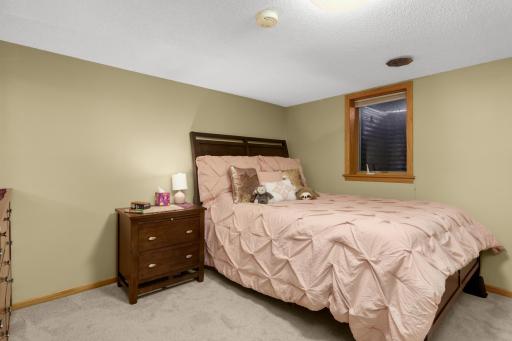 2293 Golfview Drive, Saint Paul, MN 55110