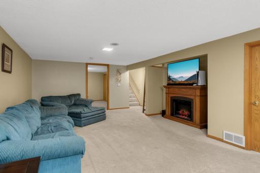 2293 Golfview Drive, Saint Paul, MN 55110