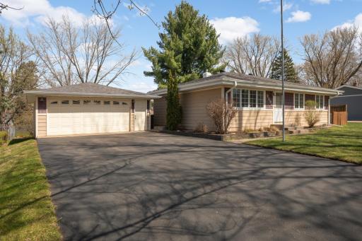 2293 Golfview Drive, Saint Paul, MN 55110
