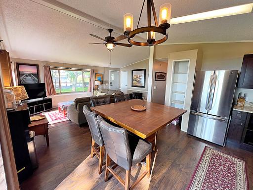 Bright open floor plan with lots of natural light