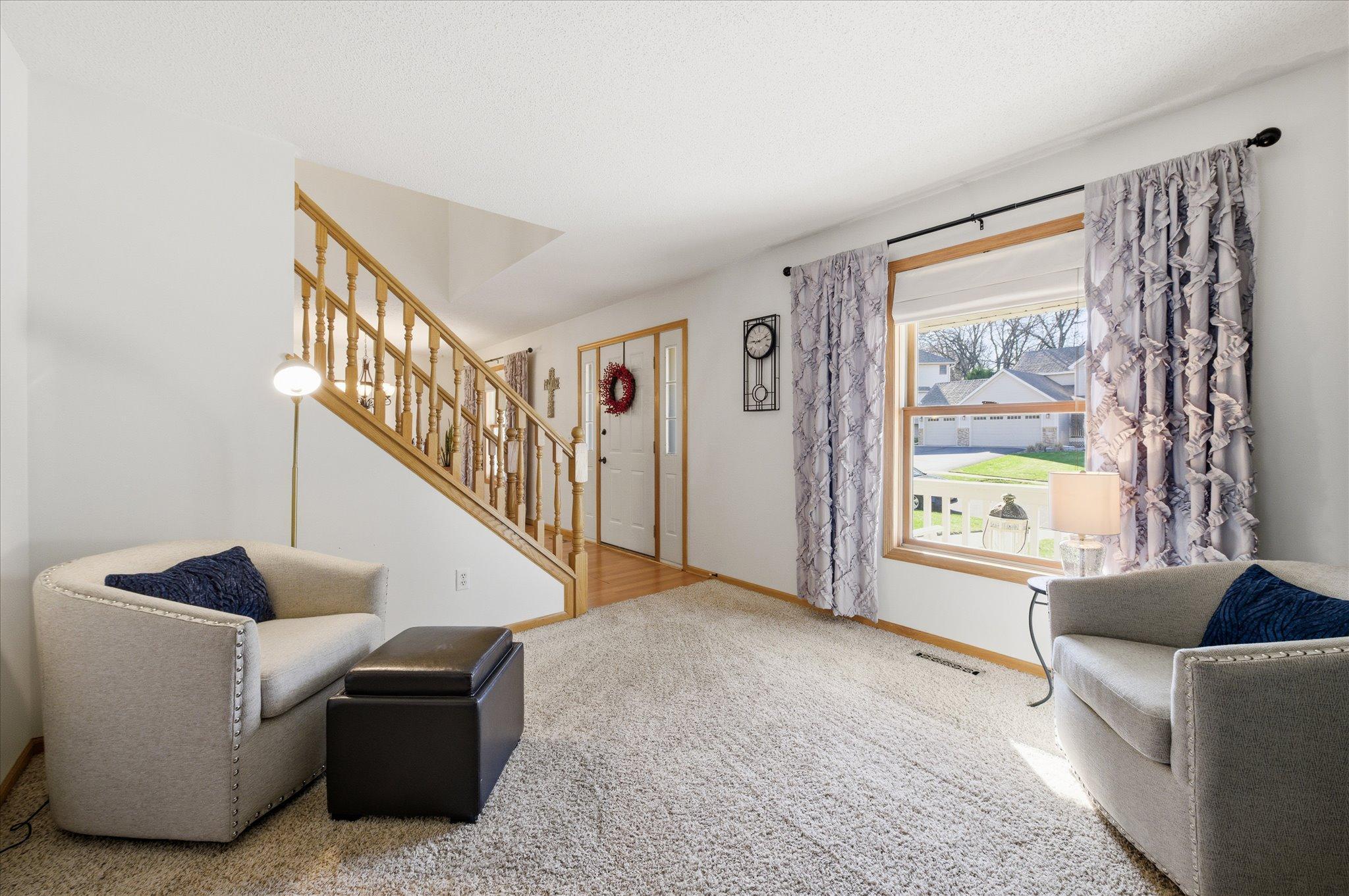 Welcoming den/living room