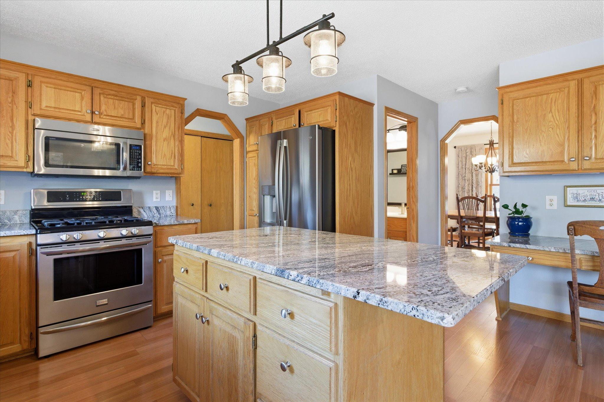 19-19542 Upland St NW [2973929]- 014.jpg