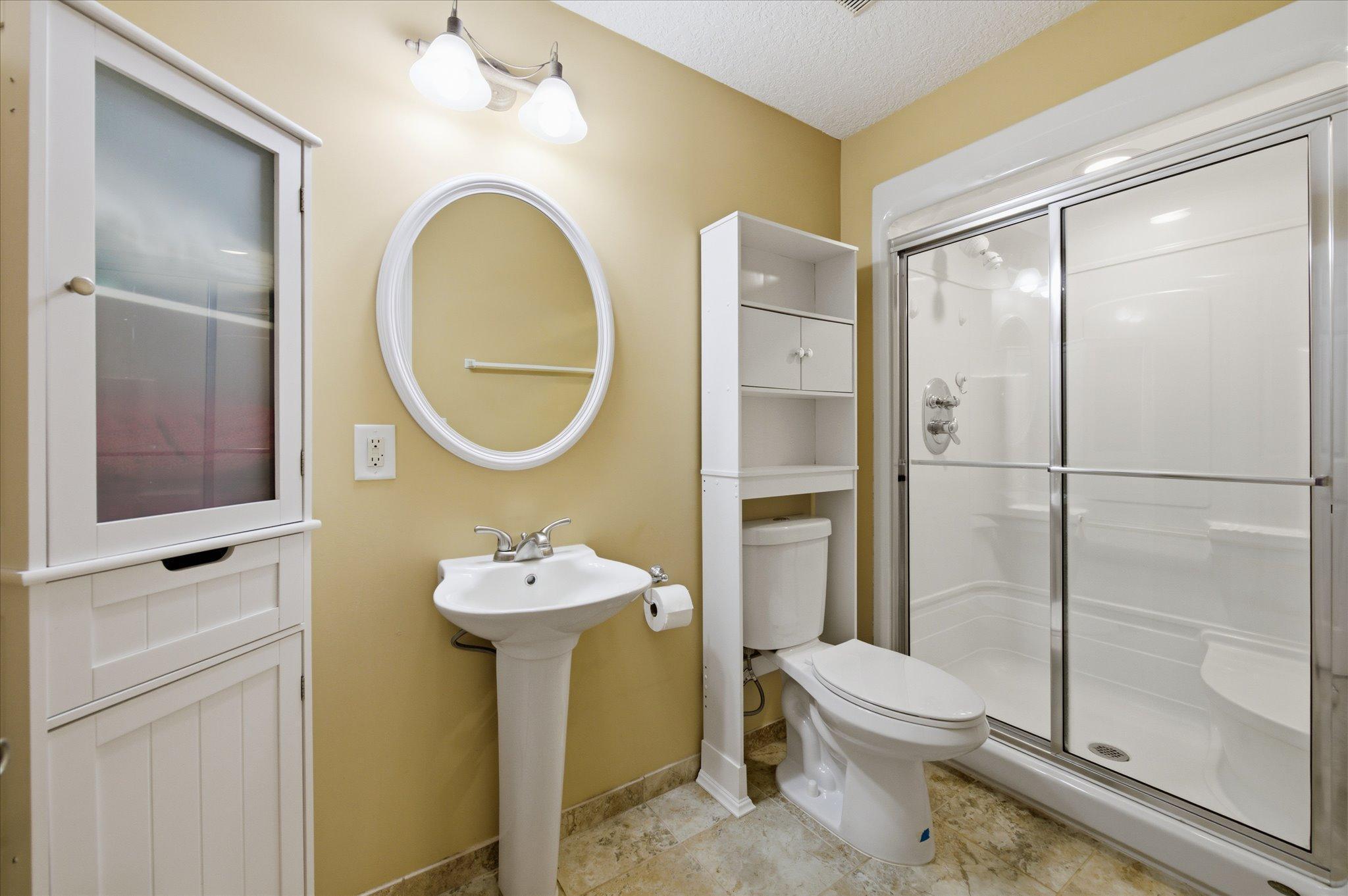 Lower level 3/4 bath