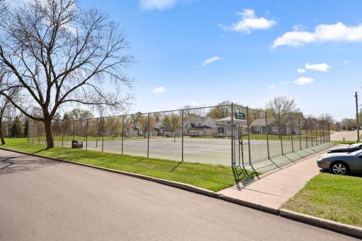 Use of the tennis courts are also included. You'll love this location, near so many things, Central Park with beautiful walking trails, Hwy 36 for easy access to both downtown St. Paul and Minneapolis or anywhere in the Twin Cities.