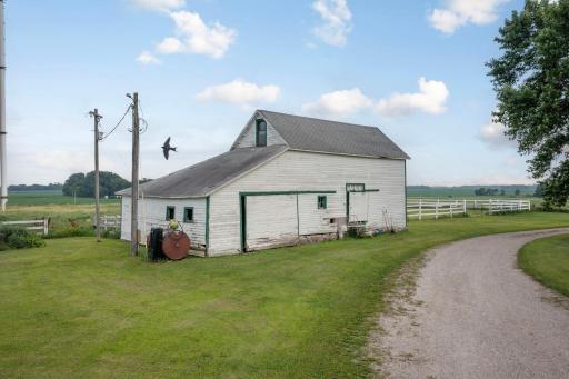 12406 Highway 212, Glencoe, MN 55336