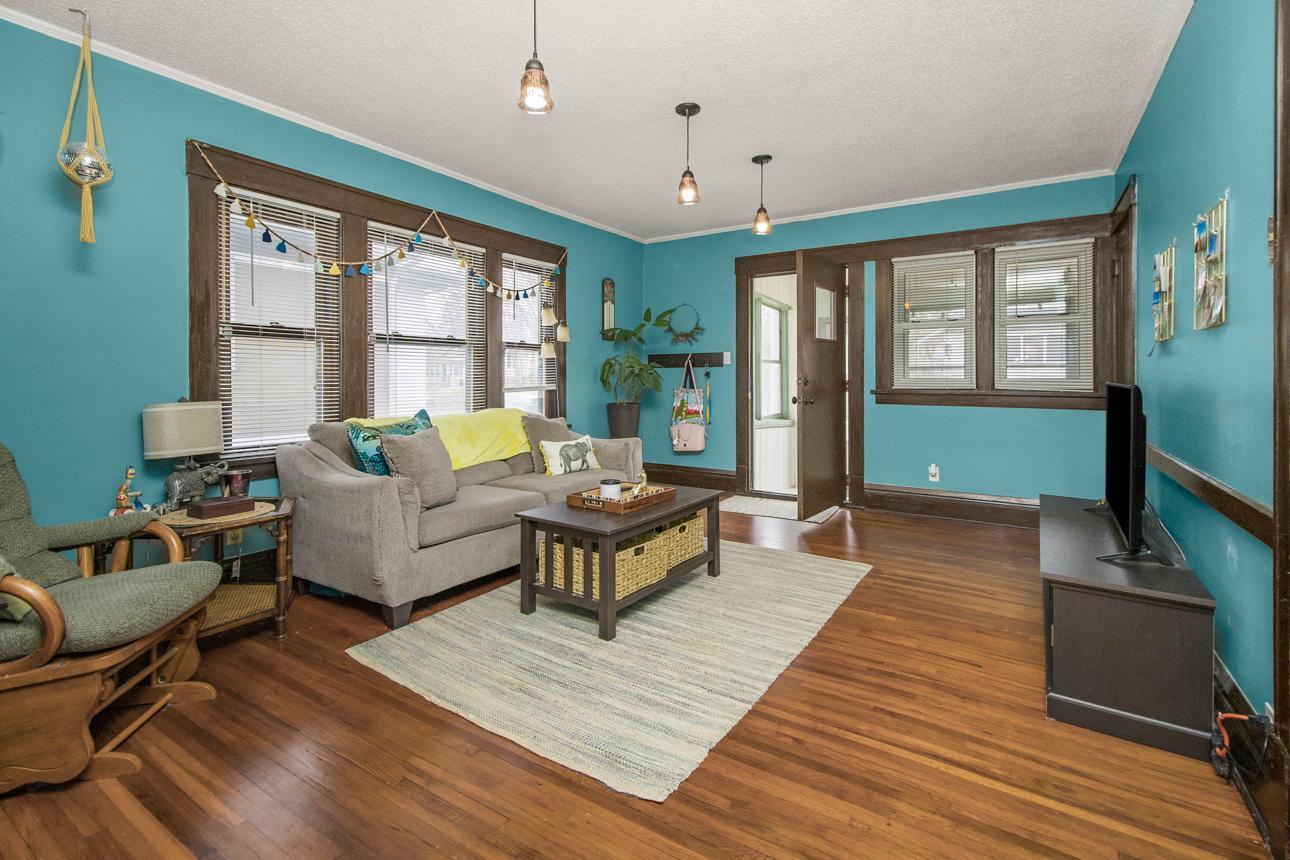 living room is darling