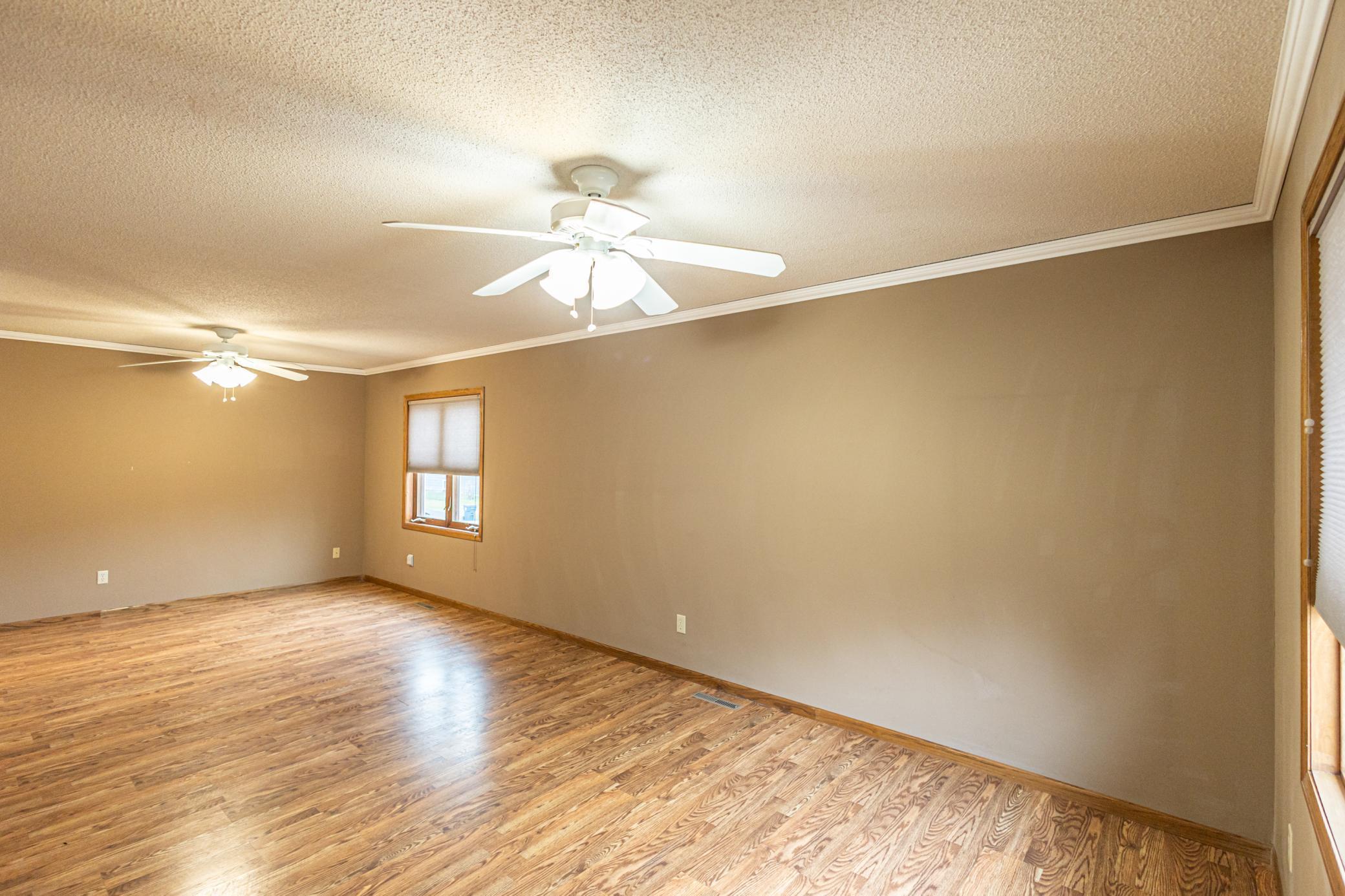 Huge primary bedroom