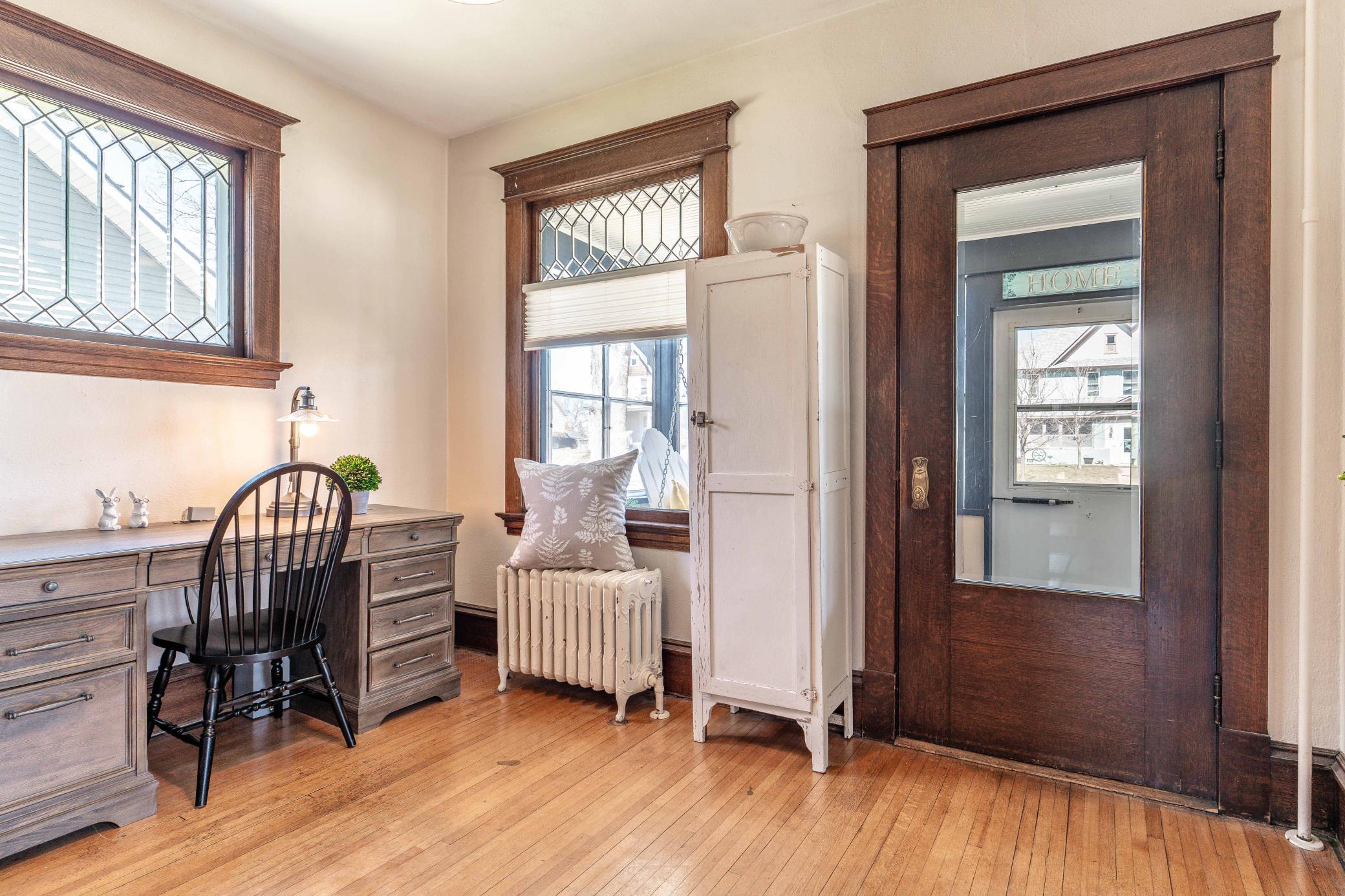 Front foyer/entry