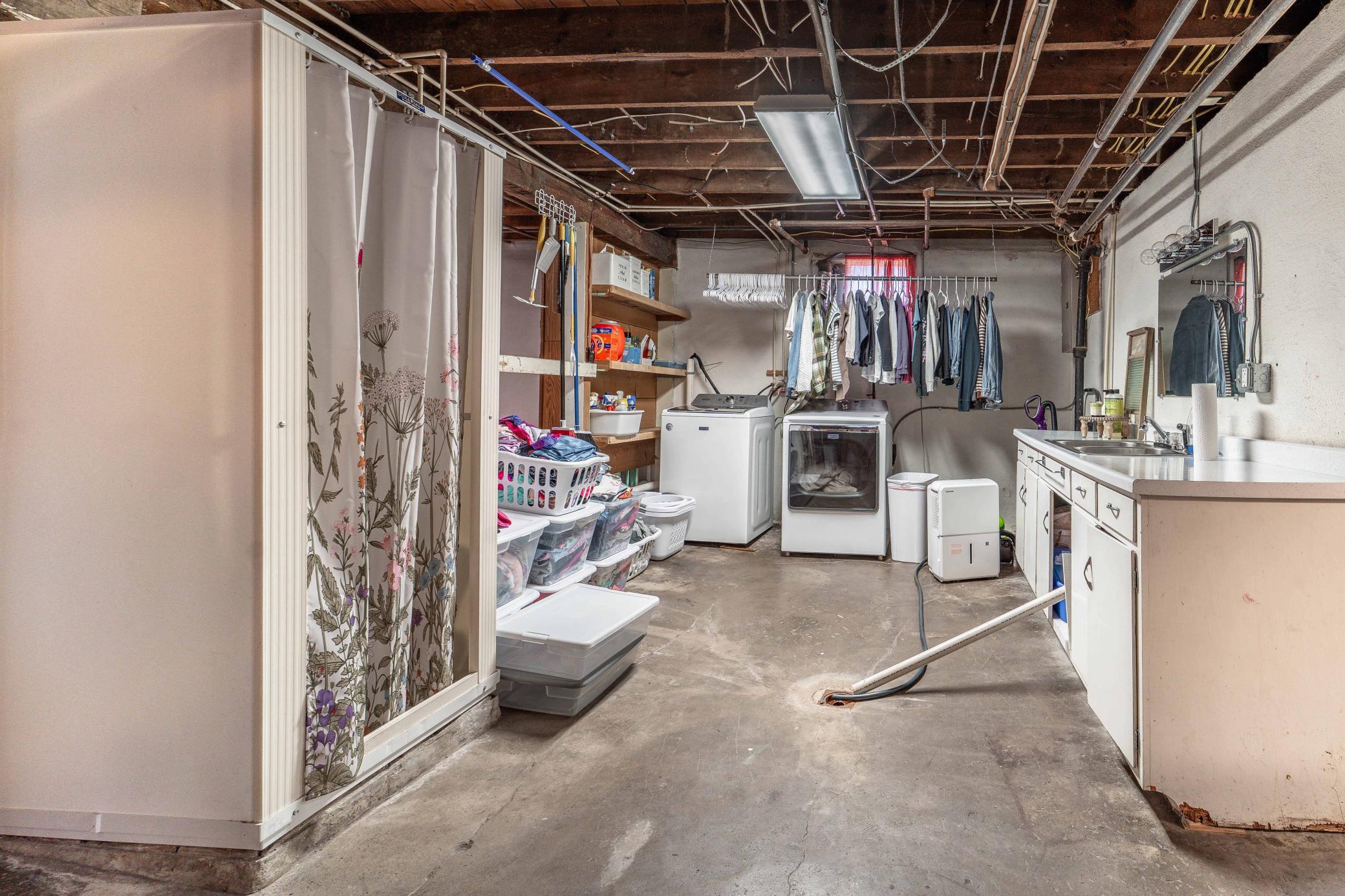 Basement/laundry