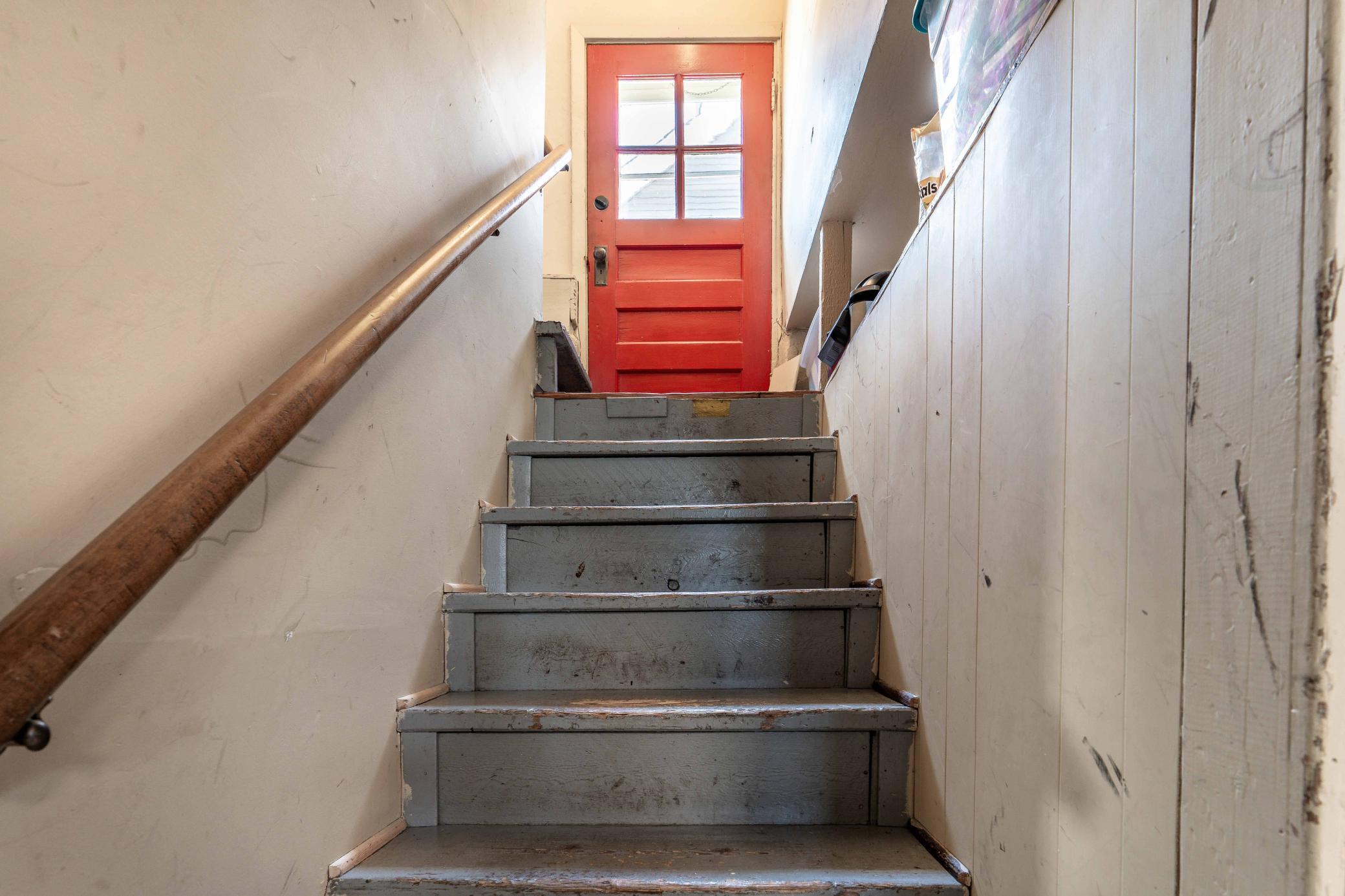 Basement steps to side door